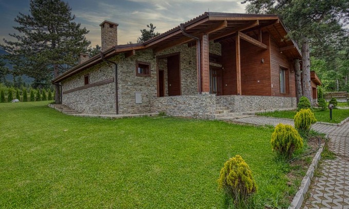 Razlog Villa | Elegant Pirin Style Villa & Spa with Pool and Hot Tub