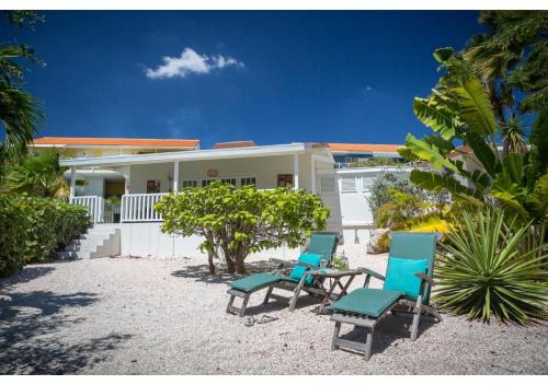 Piscadera House | Oceanfront Bliss at Piscadera Bay Resort - 4-Star Excellence