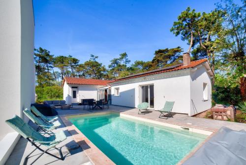 La Faute-sur-Mer House | Relax at Piscine with Access to Belle-Henriette Reserve