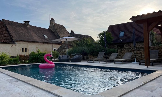 Castels House | Relaxing Retreat with Pool in the Heart of Périgord Noir