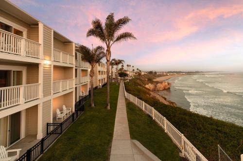 Motel District Hotel | Oceanfront Stay at Pismo Lighthouse Suites - Rated 9.1/10