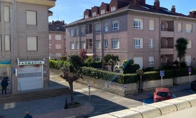 Somo Apartment | Cozy Retreat Steps from the Beach in Somo with Private Garage
