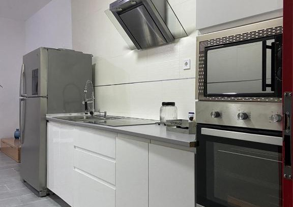 Navas del Rey Apartment | Cozy Retreat with Breakfast and Pet-Friendly Perks