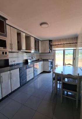 Meano Apartment | Spacious Central Apartment in Dena - Pet Friendly & Family Ready