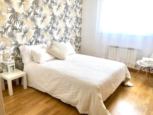 Maceira Apartment | Beautiful Piso with Scenic Views in Negreira - Family Friendly