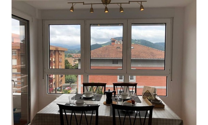 Zubiate Condo | Central and Serene Piso in Gernika - Guest Rated 10/10