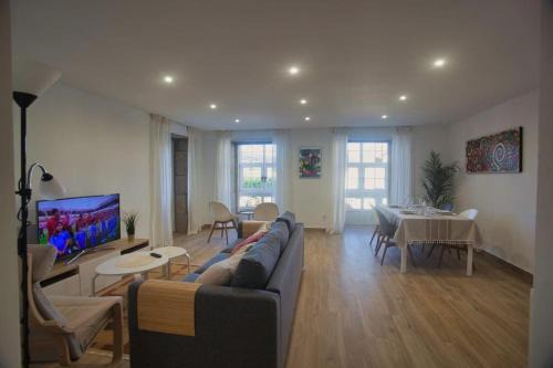 Corcubion Apartment | Top-Rated Family Stay at Piso Castelao - 10/10 Reviews