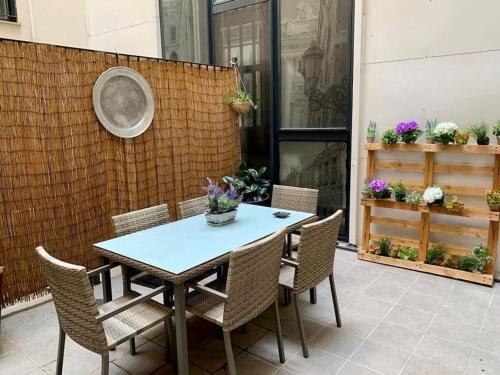 Moncloa-Aravaca Apartment | Central Retreat with Private Patio – Rated 9.7/10