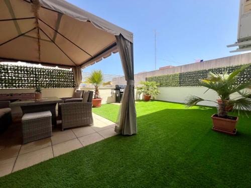 Alcanar Apartment | Cozy Terrace Retreat Just 5 Minutes from the Beach
