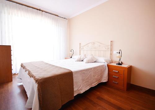 Isla de Arosa Apartment | Beachfront Retreat on A Illa de Arousa - 4-Star Comfort