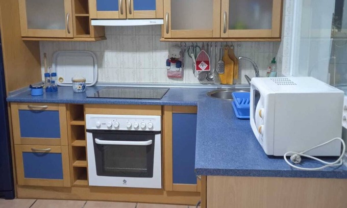 Fazouro Condo | Family-Friendly Piso en Foz with Kitchen Amenities