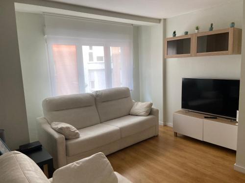 Distrito Llano Apartment | Discover Piso Lectra 2: Family-Friendly Getaway Awaits