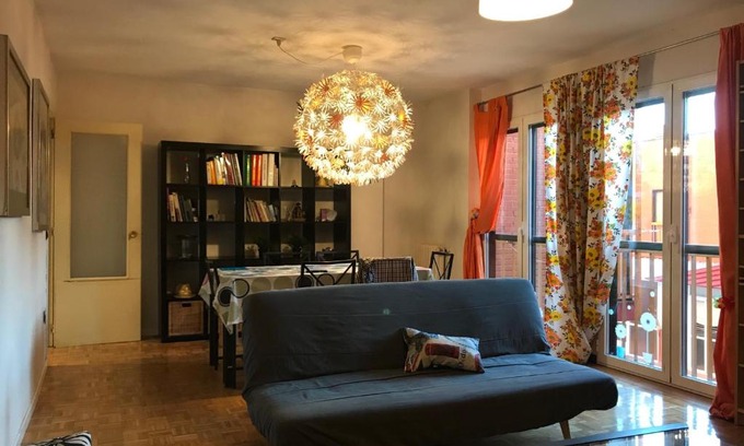 Leon Apartment | Pet-Friendly Piso LEON with Breakfast & Child Care Options