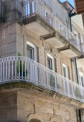 O Porrino Apartment | Family-Friendly Stay at Piso Praza do Concello, Rated 9/10