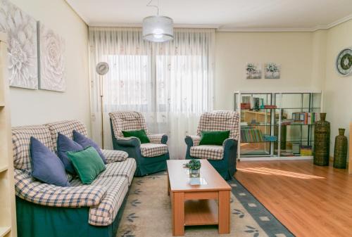 Arevalo Apartment | Child-Friendly Retreat at Piso Turístico Perotas - 9.7/10