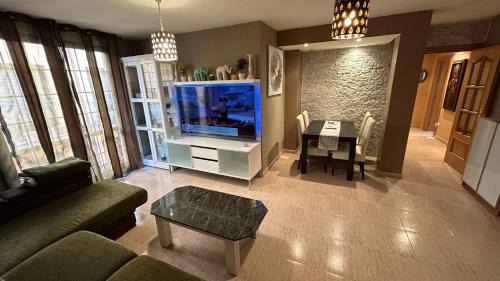 Calatayud Apartment | Relax at Piso Zentro Calatayud: Pet & Child Friendly Stay
