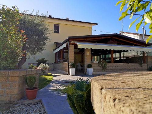 Offida Bed & Breakfast | Exceptional Stay at Pit Lane AFFITTACAMERE for Families