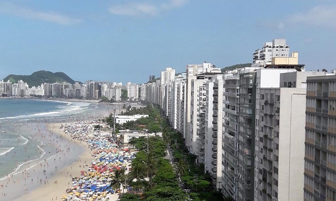 Morro do Maluf Apartment | Oceanfront Getaway: Pitangueiras with Stunning Sea Views