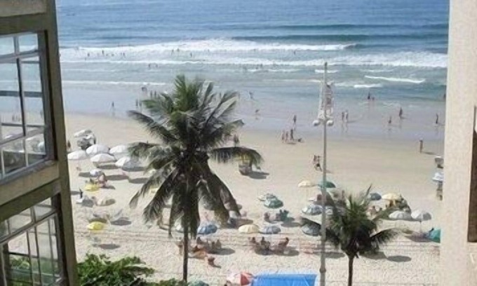 Pitangueiras Apartment | Guest Rated Excellence: PITANGUEIRAS PÈ NA SAND Suites