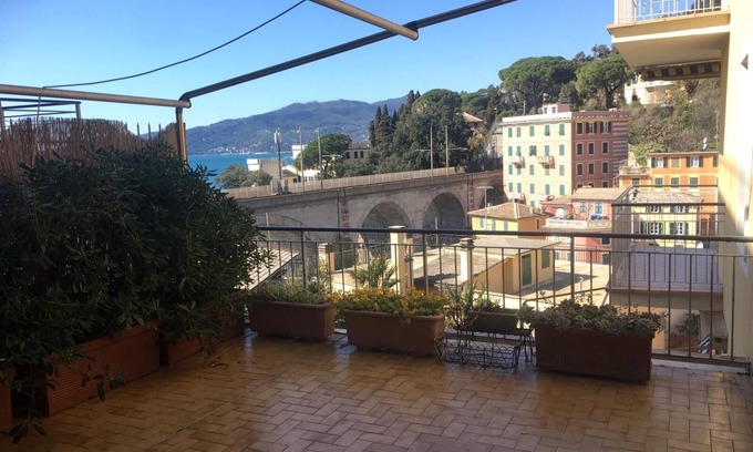 Zoagli Apartment | Pet-Friendly Pitosforo: Perfect for Families and Friends