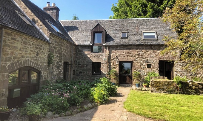 Crieff Cottage | PITTENCLEROCH MILL, family friendly, with open fire in Crieff