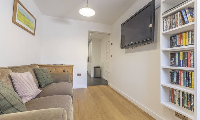 Woodstock Apartment | Cozy Pitts Cottage Annexe with Kitchen in Bladon