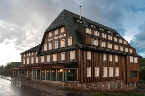 Horni Mala Upa Ski Chalet | Experience Comfort at Pivovar Trautenberk with Hot Tub