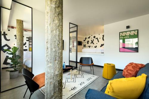 Tel Aviv City Center Hotel | Smart Hotel Pixel Dizengoff Square with Oceanfront Views