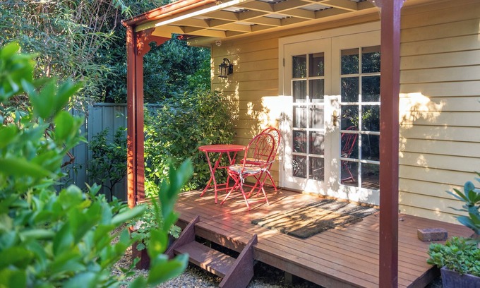 Leura Cottage | Cozy Pixie Cottage: 10-Minute Stroll to Leura's Charm