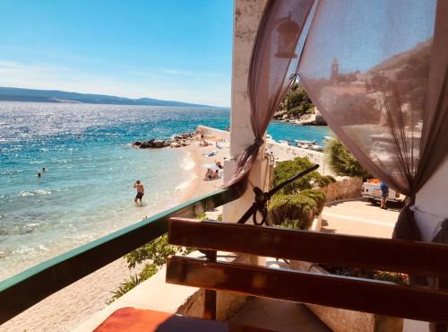Pisak Apartment | Pixie Dust: Oceanfront Bliss & Guest Rated 9.9/10
