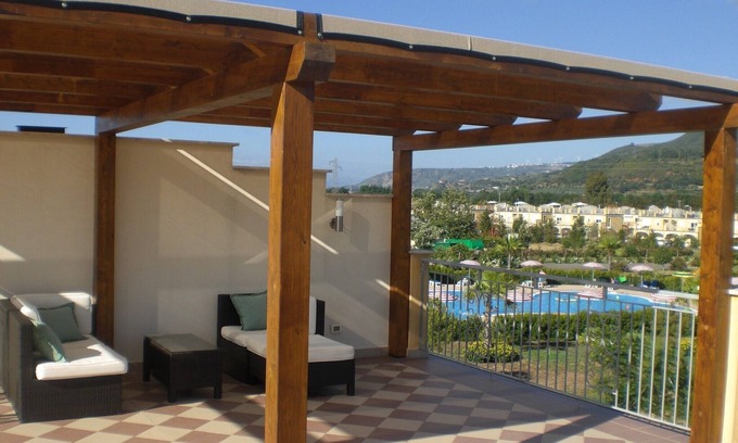 Pizzo Apartment | Beachfront Pizzo Beach Club: 2 Bed Apartment with Free WIFI