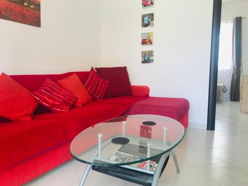 Pizzo House | Relaxing Pizzo Beach Club Two-Bed Apartments with Ocean View