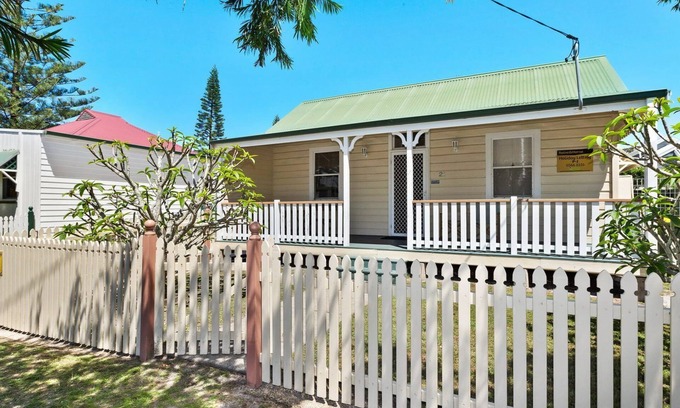 South West Rocks Cottage | Cozy PJ's Cottage - Steps from the Beach, Pet Friendly