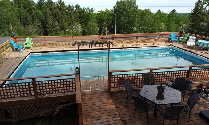 Palmers House | Relax at PJ's Oasis: Lake Superior Views & Starry Nights