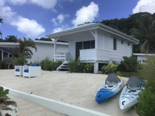 Teahupoo Ski Chalet | Pkbleucoco: Oceanfront Retreat with Pool & Beach Access