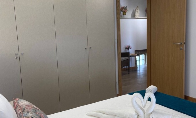 Ponte de Lima Apartment | Scenic Plátanos & River Views II with Spa and Breakfast