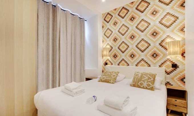 Quartier de la Salpetriere Apartment | Modern Place d'Italie 3BD Suite for Up to 10 Guests