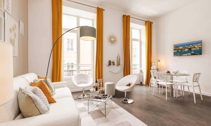 Jean-Medecin Apartment | Experience Place Massena: Luxury Studio 200m from Beach