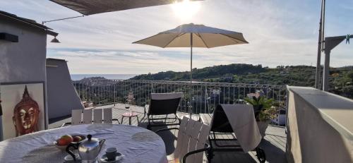 Artallo Apartment | Idyllic Oceanfront Retreat: Place to Be Awaits You