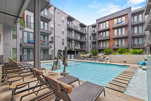 Waller Creek District Hotel | Pet-Friendly Placemakr Downtown Austin with Pool Access