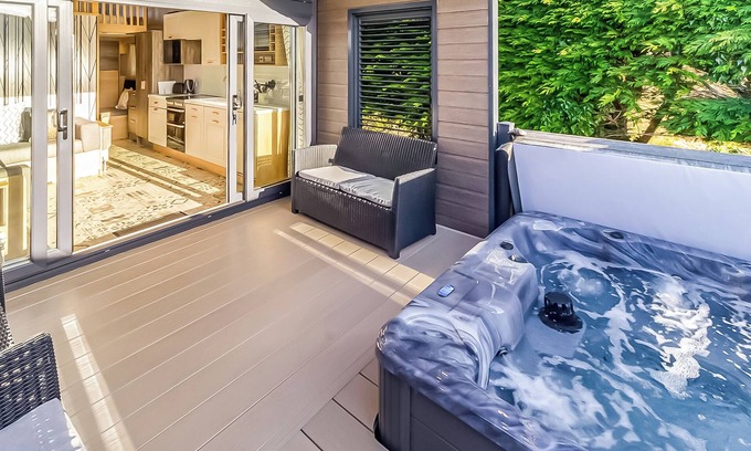 Ayr Cottage | Charming 1 Bedroom Getaway with Oceanfront Views in Ayr