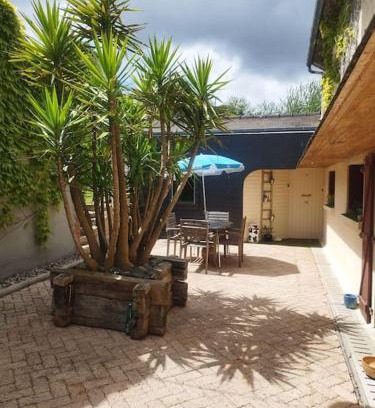 Tremuson Apartment | Cozy T1 with Garden & Ocean Views for Family Getaways