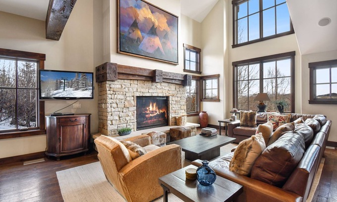 North Park City Cottage | Cozy Slope-side Cottage with Breathtaking Mountain Views