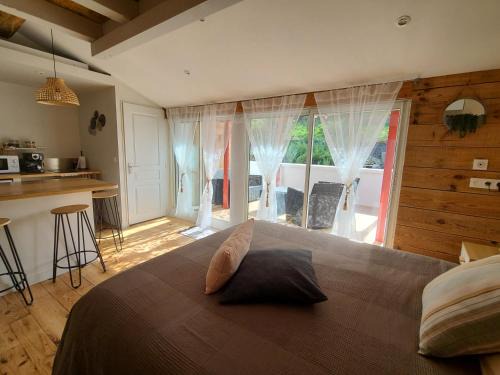 Saint-Jean-Pied-de-Port House | Perfect Getaway at Plan B: Rated 9/10 & Family Friendly