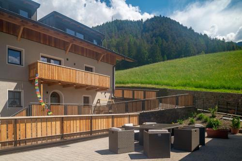 Funes House | Family-Friendly Stay at Planerhof Apartment Lilie, Rated 9.5