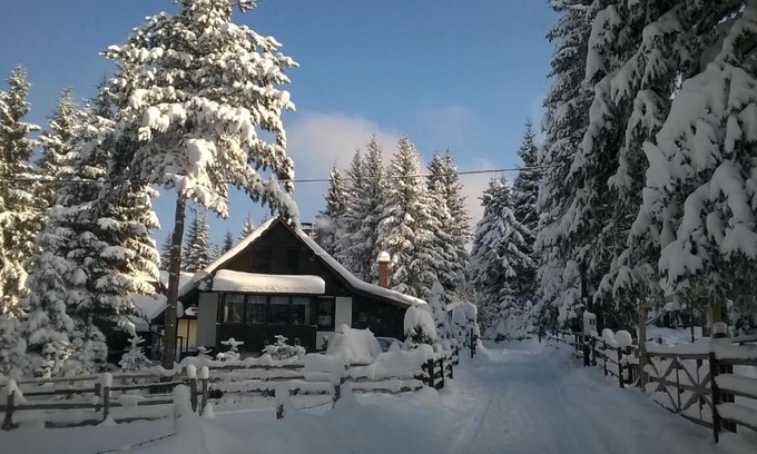 Kasidoli Ski Chalet | Pet-Friendly Retreat at Planinska kuća MAK - Rated 9.7
