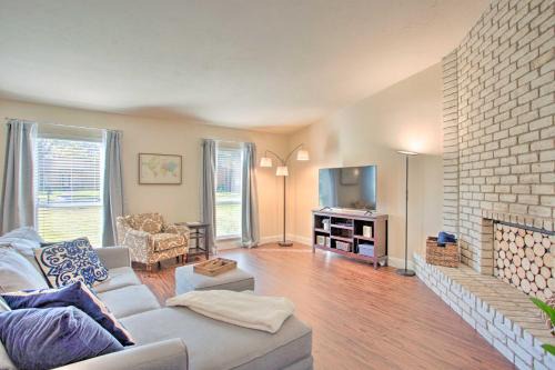 Plano House | Family-Friendly Plano Home with Private Yard Near Downtown