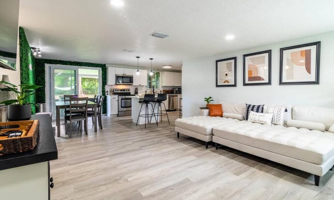 Plant City House | Modern Soho Farmhouse in Plant City - Pet Friendly & Event Ready