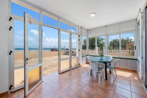 Benicarlo House | Discover Planta Baja La Malvarrosa: Family & Pet Friendly