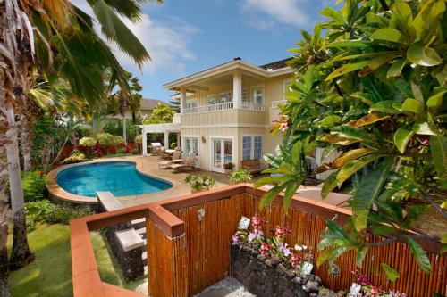Poipu House | Relaxing Plantation Cottage at Poipu with Pool & Hot Tub